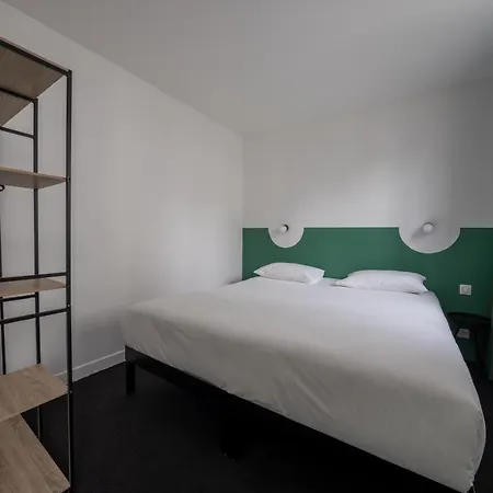 Beau M Hostel