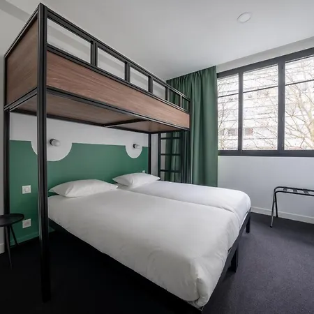 Hostel Beau M