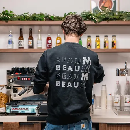 Hostel Beau M