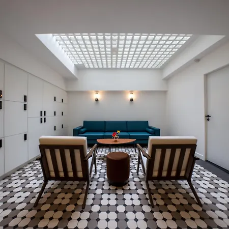 Beau M Hostel Paris