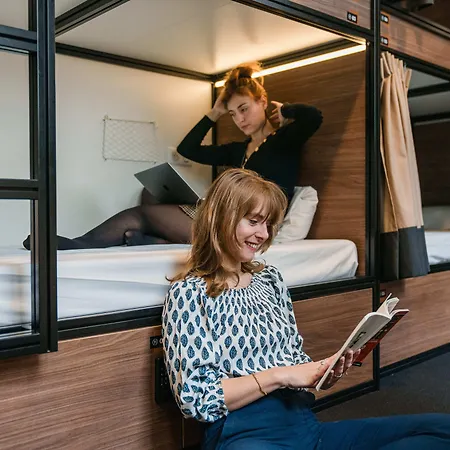 Hostel Beau M *